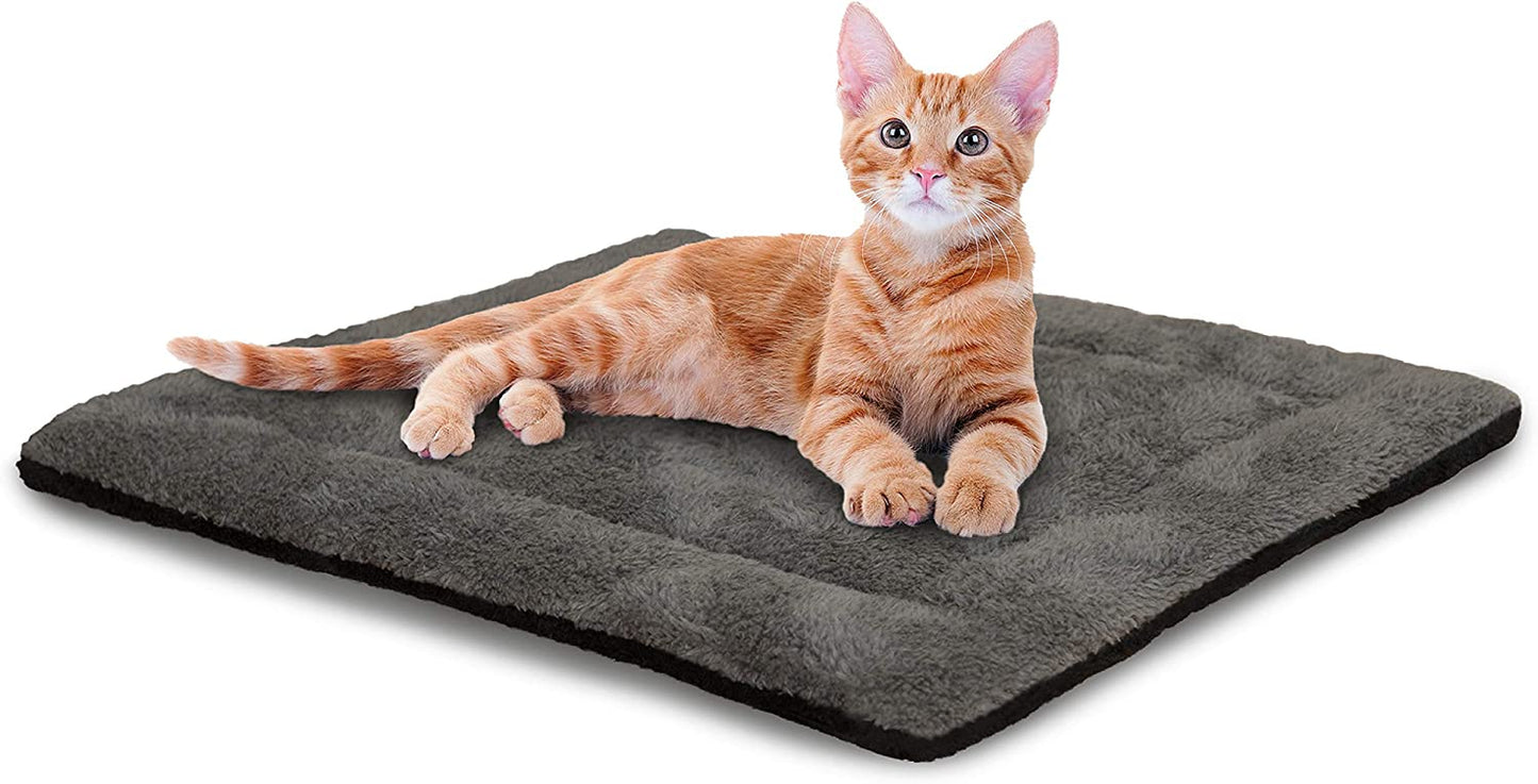 Self-Warming Cat Bed Pad, Self-Heating Thermal Cat and Dog Bed Mat, Cat Warmer Mat for Feral and Indoor Cats, Gray/ Black 21 X 17 Inches