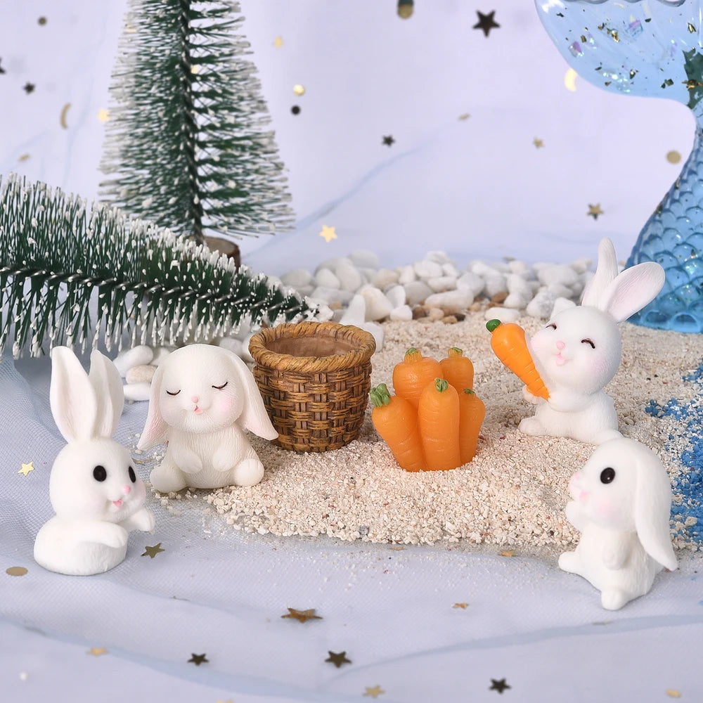 4pcs/Set Lovely Squirrel Family Model Cartoon Animal Figurine Dollhouse Cake Home Decor Kid Miniature Garden Decoration Playset