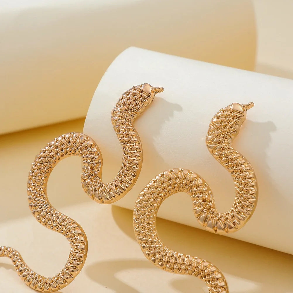 Punk Crazy Twisted Snake Earrings for Women Personality Gold Color Metal Animal Long Drop Earrings Womens Brinco Fashion Jewelry