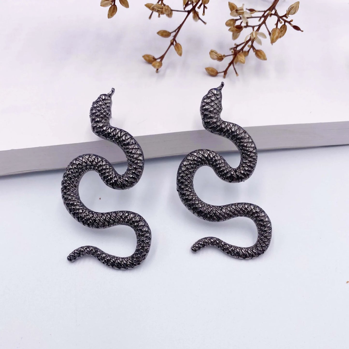 Punk Crazy Twisted Snake Earrings for Women Personality Gold Color Metal Animal Long Drop Earrings Womens Brinco Fashion Jewelry