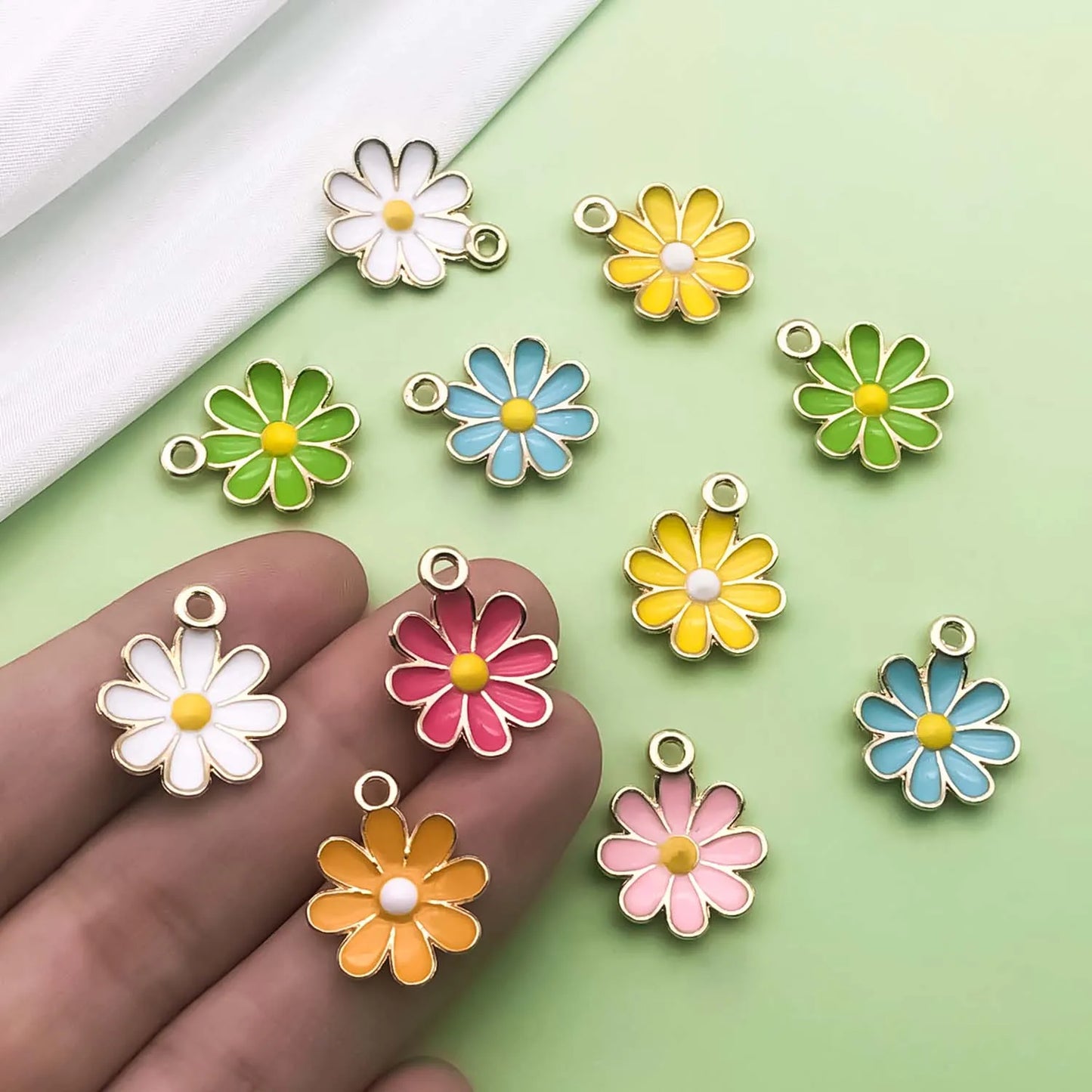 20pcs 13*16mm Enamel Flower Charms Alloy Small Daisy Design Pendants For DIY Bracelet Necklace Jewelry Making Accessories