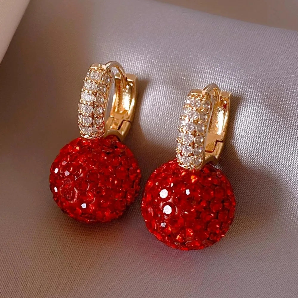 New Red Strawberry Round Bead Rhinestone Earring Shiny Design Fashion Ear Stud for Delicate Women Chrismas Ear Buckle Commuting