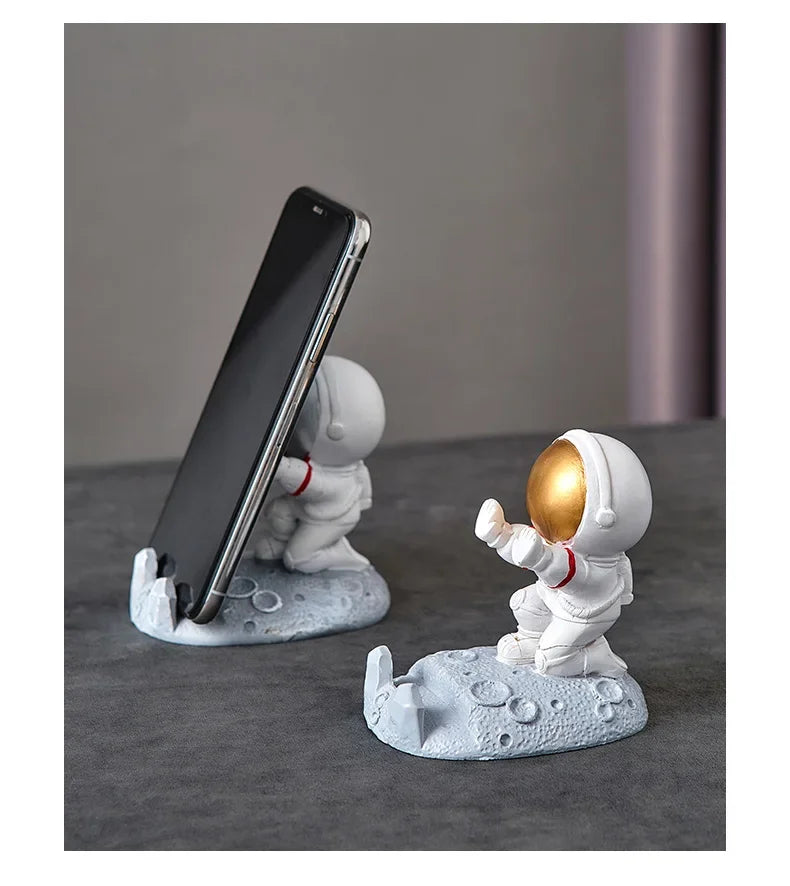 Office Desk Decoration Nordic Style Astronauts Mobile Phone Stand Holder Ornaments Resin Spaceman Bracket Toys Gift