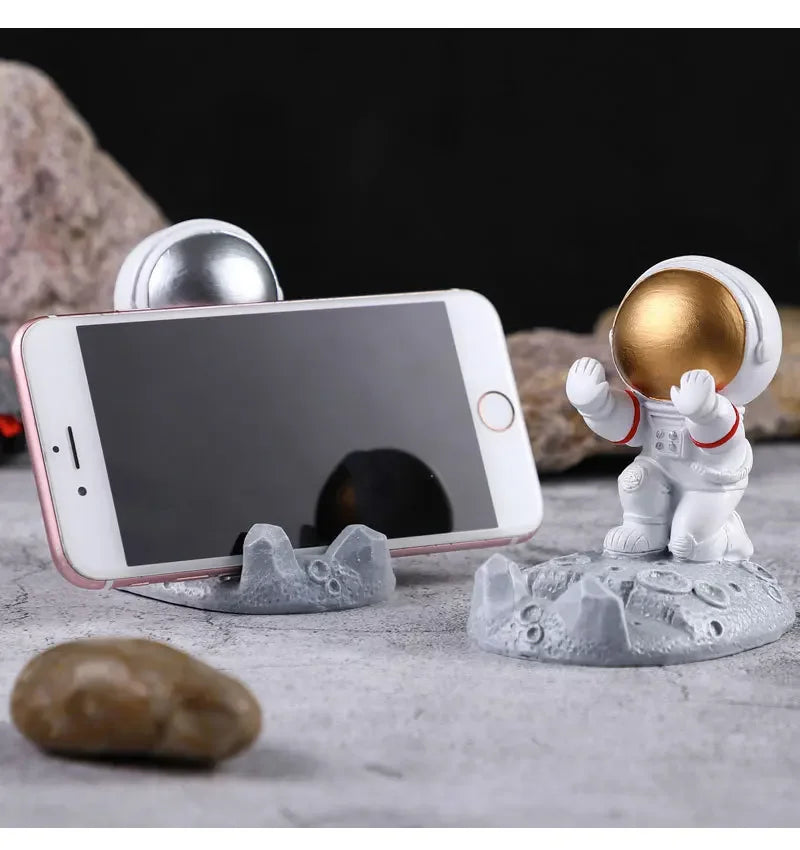 Office Desk Decoration Nordic Style Astronauts Mobile Phone Stand Holder Ornaments Resin Spaceman Bracket Toys Gift