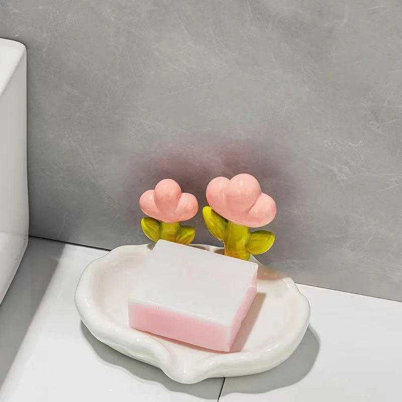 Creative Flower Decor Soap Dish Self Draining Non-slip Soap Holder Cute Plastic Storage Soap Rack Bathroom Accessories