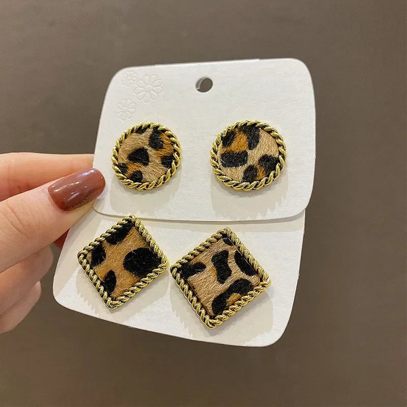 Autumn Winter Models Leopard Print Plush Earrings Female Korean Temperament Fashion Cold Wind Retro Earrings Jewelry Wholesale