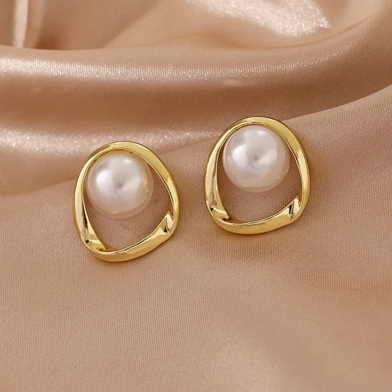 Imitation Pearl Earring for Women Gold Color Round Stud Earrings Korean Delicate Irregular Design Unusual 2023 Fashion Jewelry