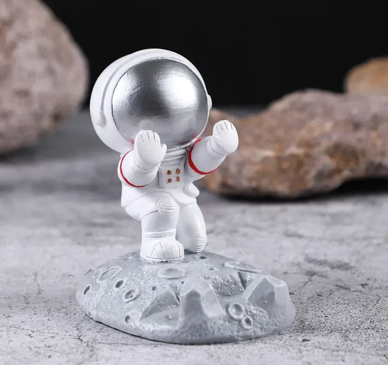 Office Desk Decoration Nordic Style Astronauts Mobile Phone Stand Holder Ornaments Resin Spaceman Bracket Toys Gift