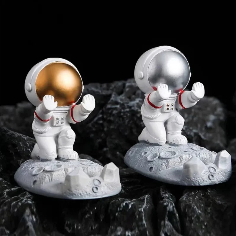 Office Desk Decoration Nordic Style Astronauts Mobile Phone Stand Holder Ornaments Resin Spaceman Bracket Toys Gift