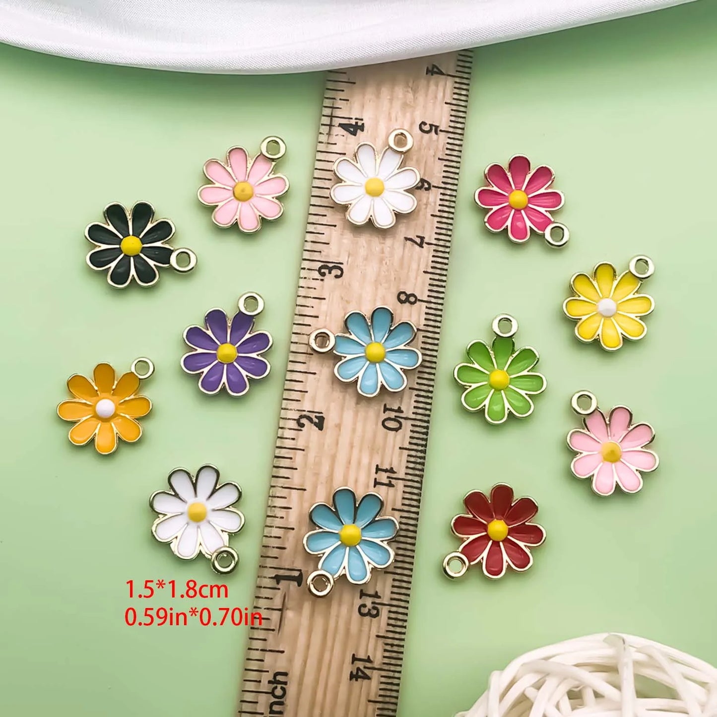 20pcs 13*16mm Enamel Flower Charms Alloy Small Daisy Design Pendants For DIY Bracelet Necklace Jewelry Making Accessories