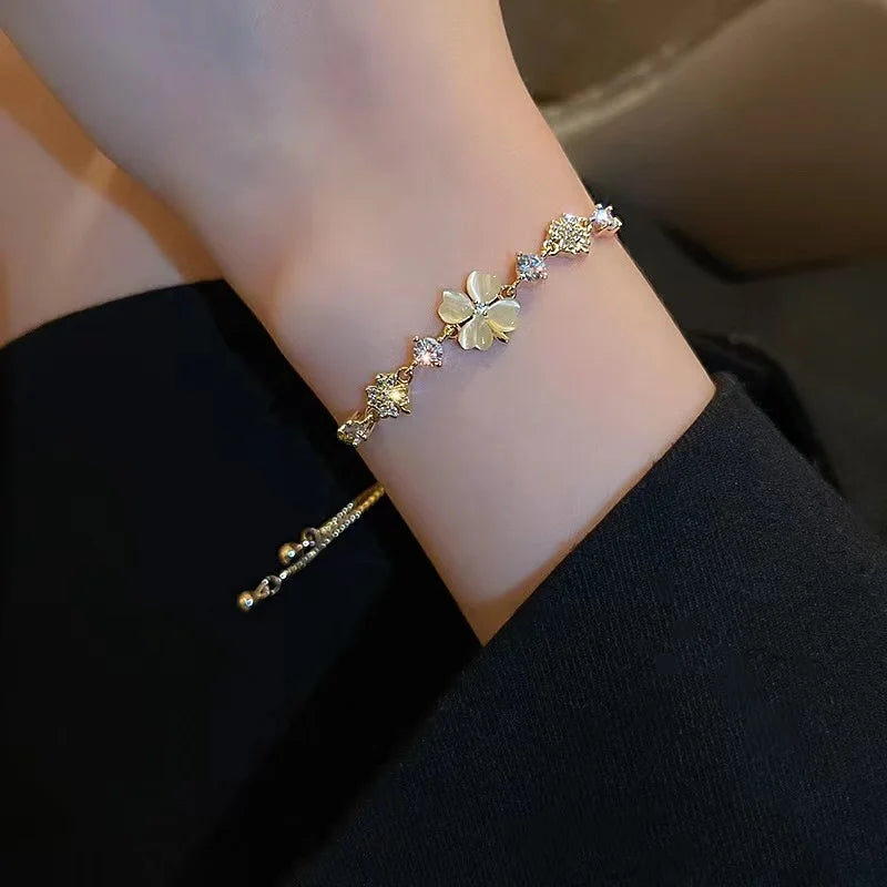 Luxury AAA Zircon Opal Clover Adjustable Bracelet For Women New Fashion Sparkling Gold Color Bracelet Wedding Jewelry Party Gift