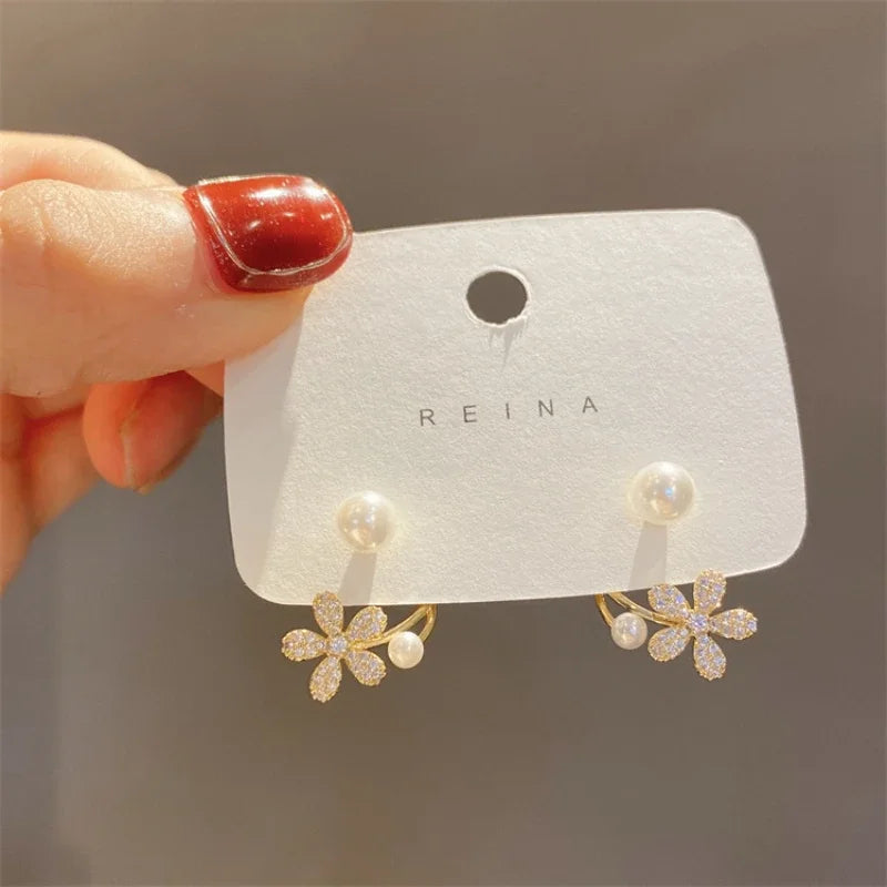 2024 New Korean Light Luxury Imitation Pearl Flower Stud Earrings For Women Fashion Crystal Elegant Jewelry Party Gifts