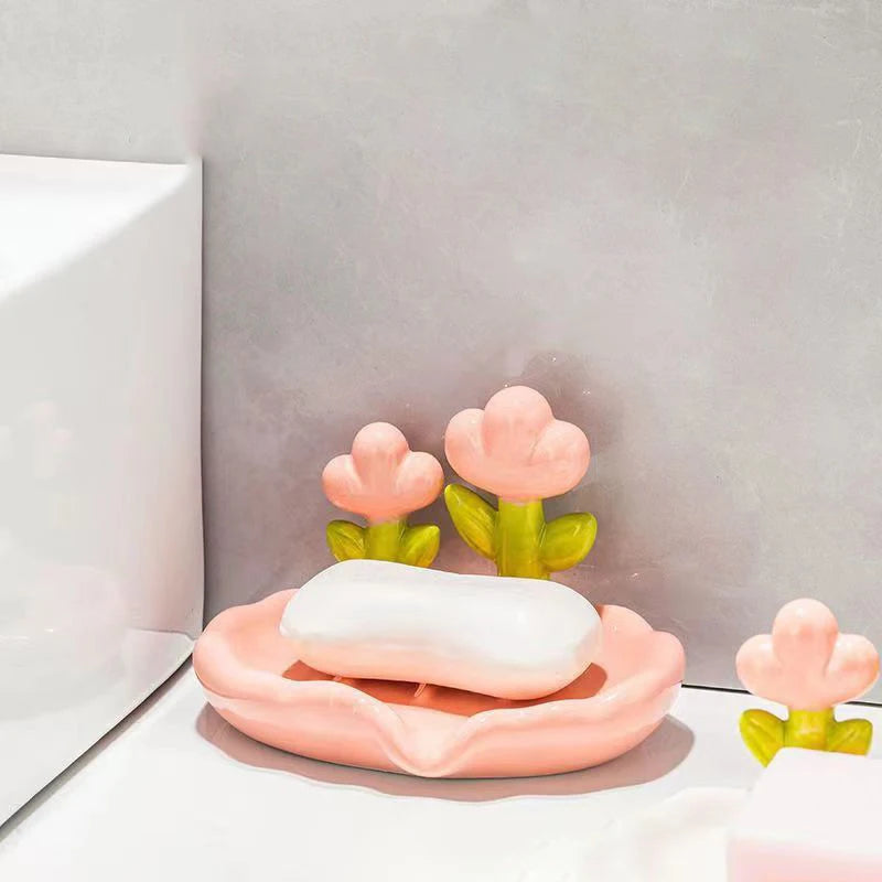 Creative Flower Decor Soap Dish Self Draining Non-slip Soap Holder Cute Plastic Storage Soap Rack Bathroom Accessories