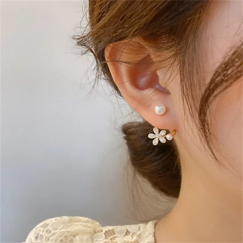 2024 New Korean Light Luxury Imitation Pearl Flower Stud Earrings For Women Fashion Crystal Elegant Jewelry Party Gifts