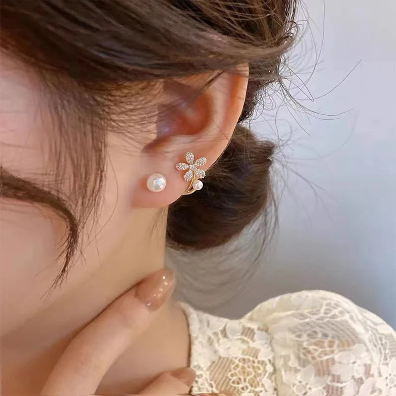 2024 New Korean Light Luxury Imitation Pearl Flower Stud Earrings For Women Fashion Crystal Elegant Jewelry Party Gifts