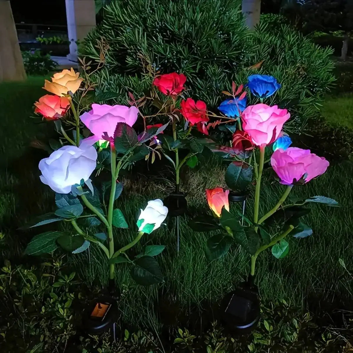 1pcs Outdoor Waterproof Solar Rose Lights with 3 Realistic Lighted Flower Heads Garden Decorative Lamp For Home Patio Decoration