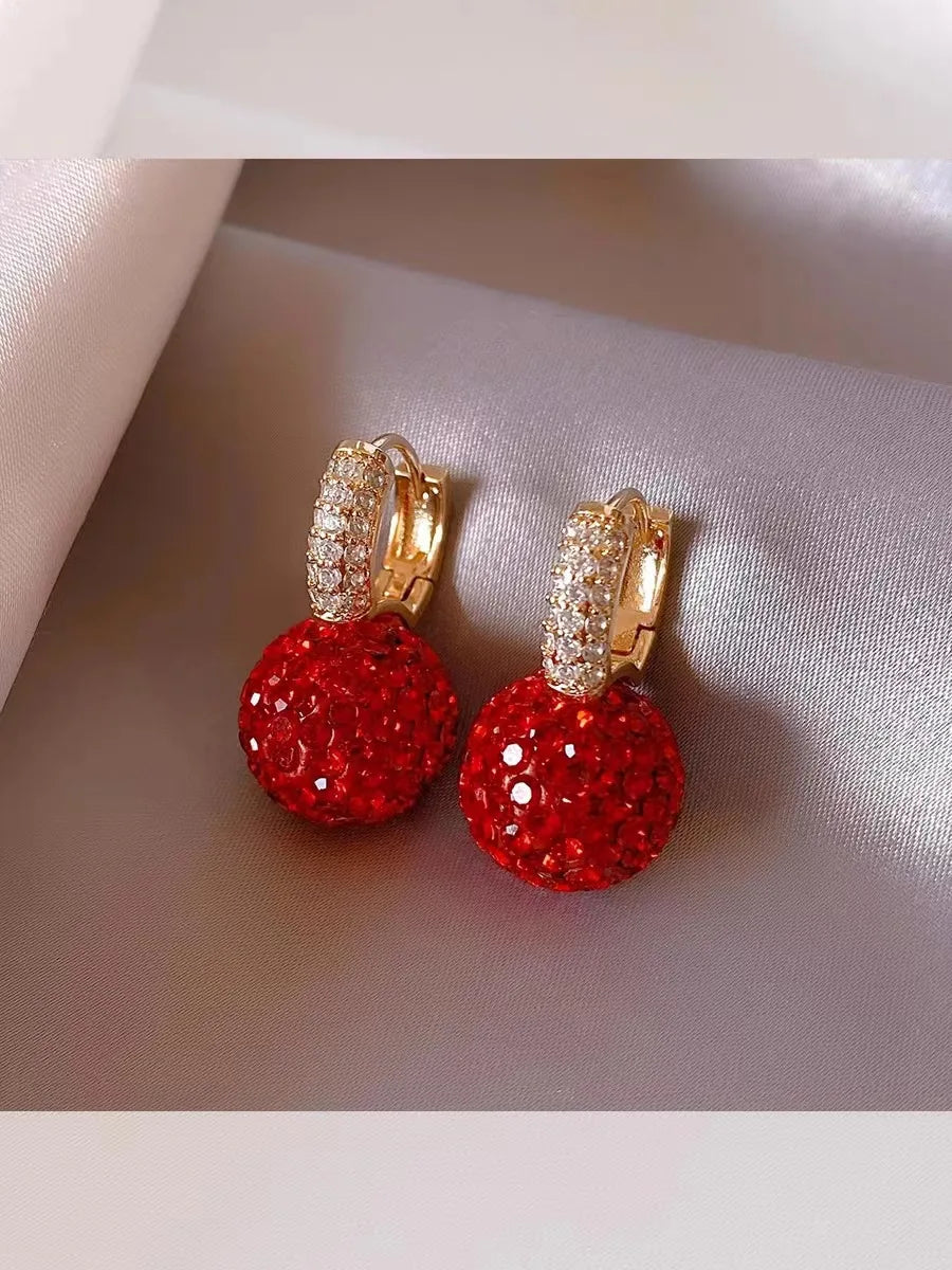 New Red Strawberry Round Bead Rhinestone Earring Shiny Design Fashion Ear Stud for Delicate Women Chrismas Ear Buckle Commuting