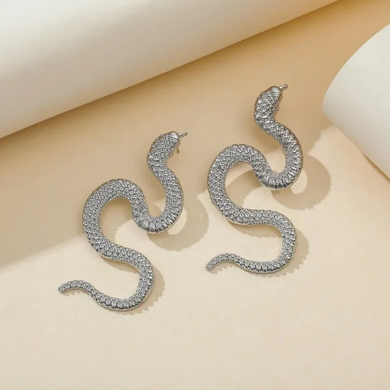 Punk Crazy Twisted Snake Earrings for Women Personality Gold Color Metal Animal Long Drop Earrings Womens Brinco Fashion Jewelry