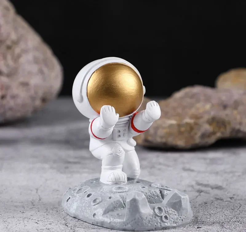 Office Desk Decoration Nordic Style Astronauts Mobile Phone Stand Holder Ornaments Resin Spaceman Bracket Toys Gift