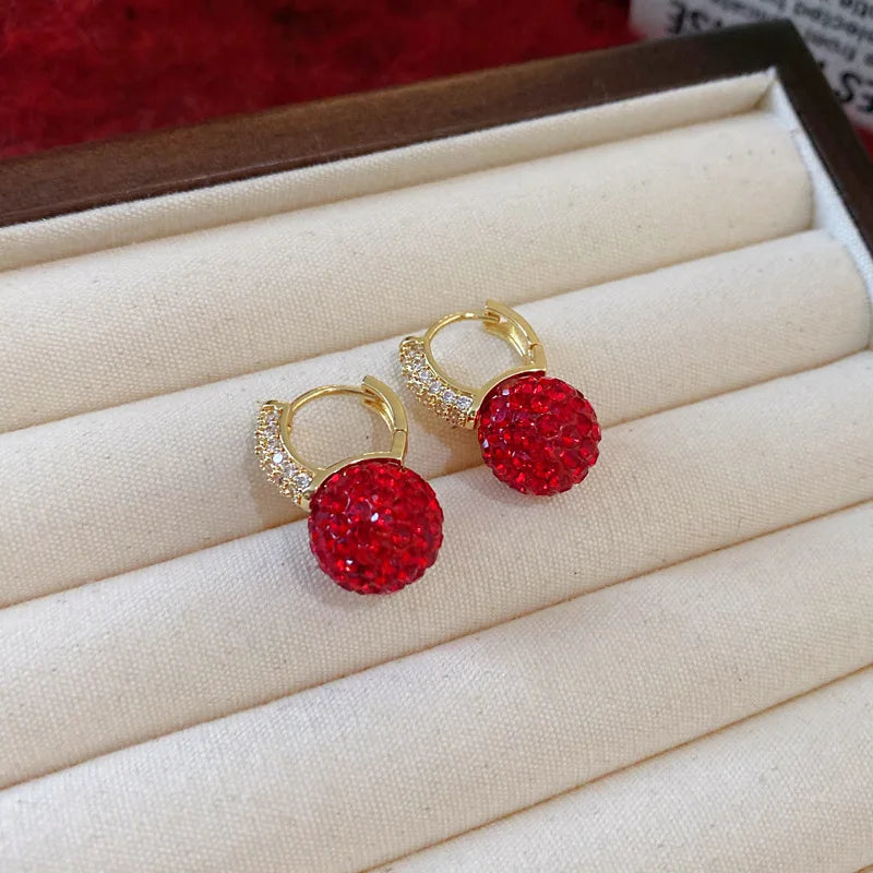 New Red Strawberry Round Bead Rhinestone Earring Shiny Design Fashion Ear Stud for Delicate Women Chrismas Ear Buckle Commuting