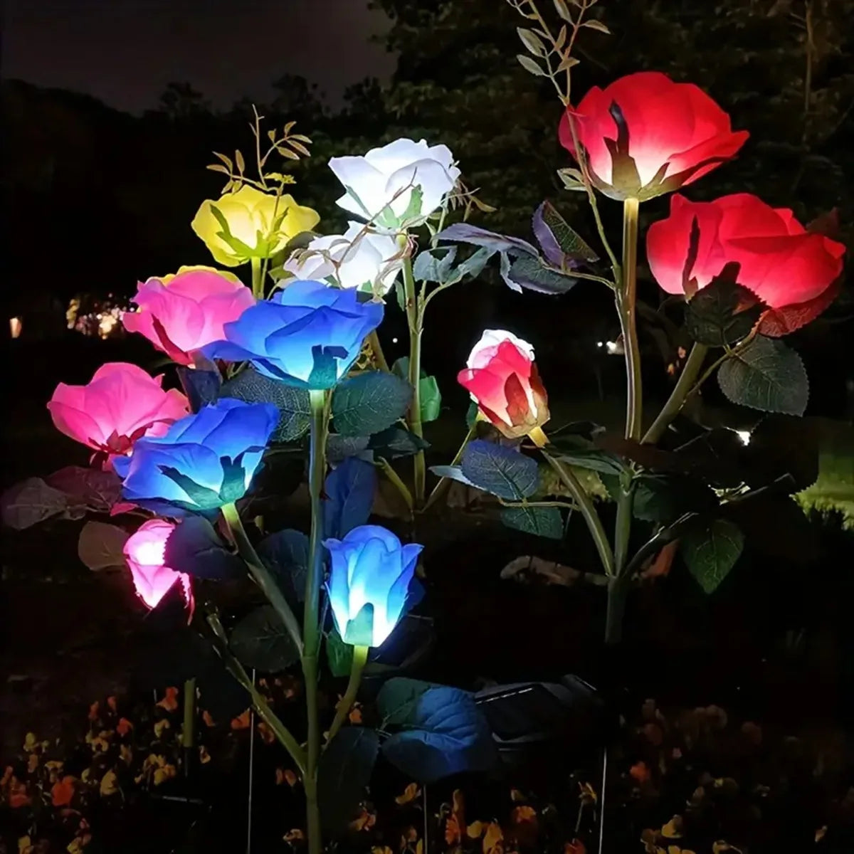 1pcs Outdoor Waterproof Solar Rose Lights with 3 Realistic Lighted Flower Heads Garden Decorative Lamp For Home Patio Decoration